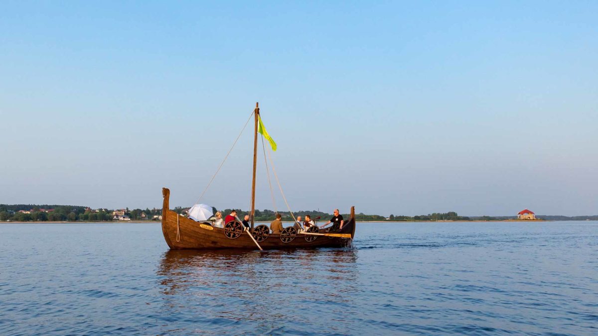 "Üxküll", autentisks vikingu kuģis, ar kuru notiek braucieni pa Daugavu